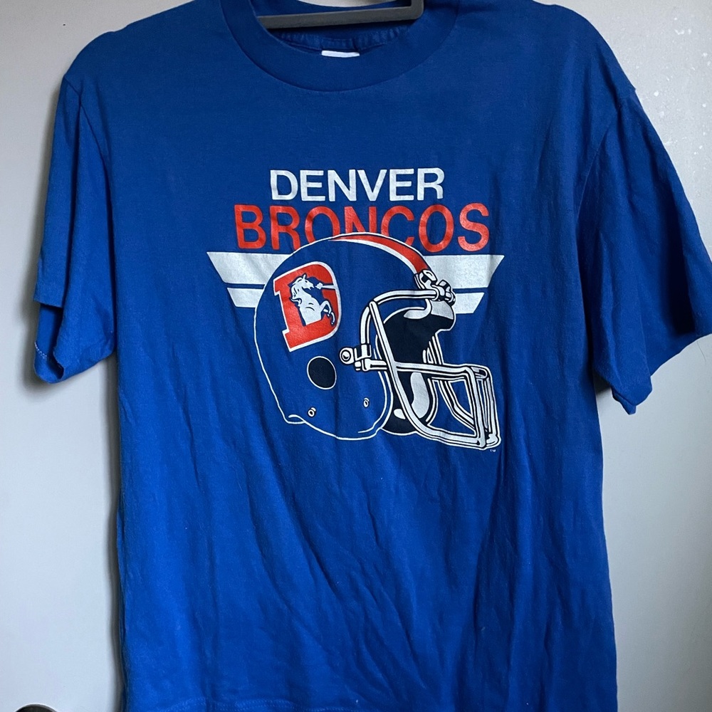 Vintage Denver Broncos t shirt L (42-44)